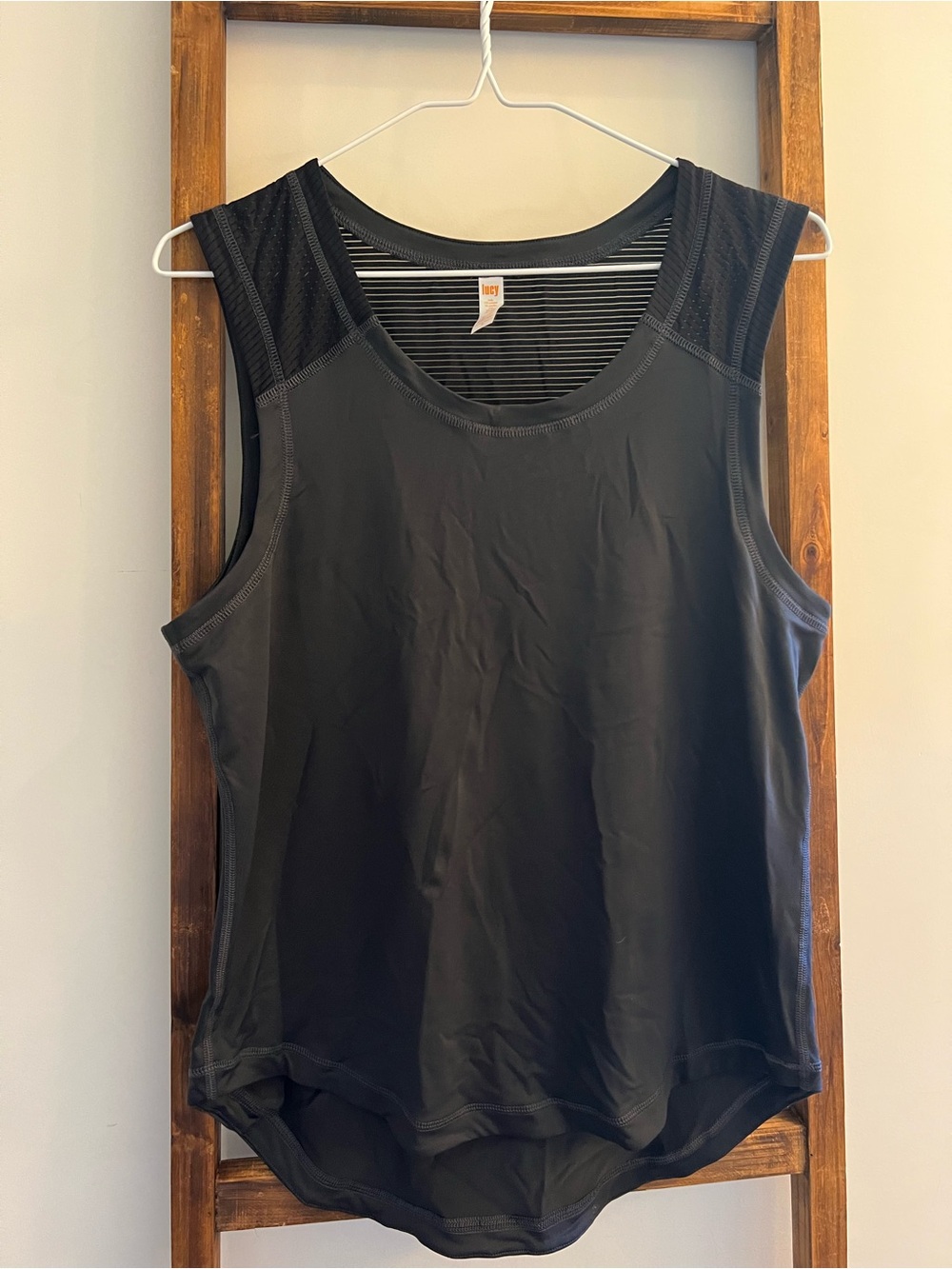 Lucy Black /Charcol  Performance Mesh-Shoulder Tank Top. Looks new-